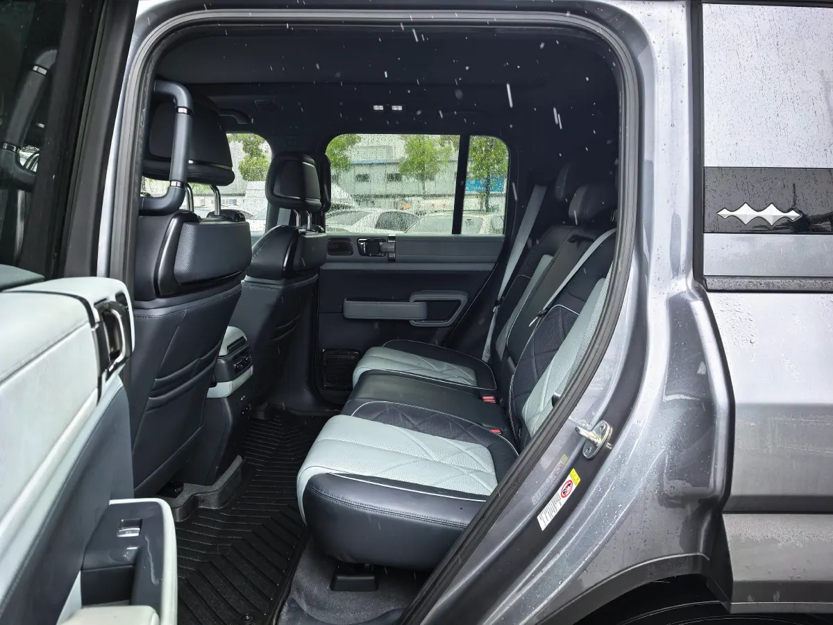 2023 FangChengBao Bao 5 1.5T 194HP L4 E-CVT PHEV 31.8KWH,autocango,china used car exporter,china ev exporter,chinese used car exporter,chinese used ev exporter