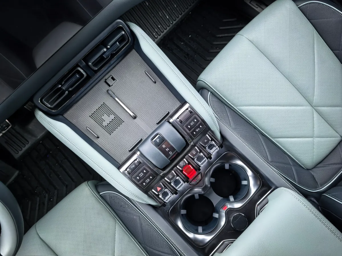 2023 FangChengBao Bao 5 1.5T 194HP L4 E-CVT PHEV 31.8KWH,autocango,china used car exporter,china ev exporter,chinese used car exporter,chinese used ev exporter