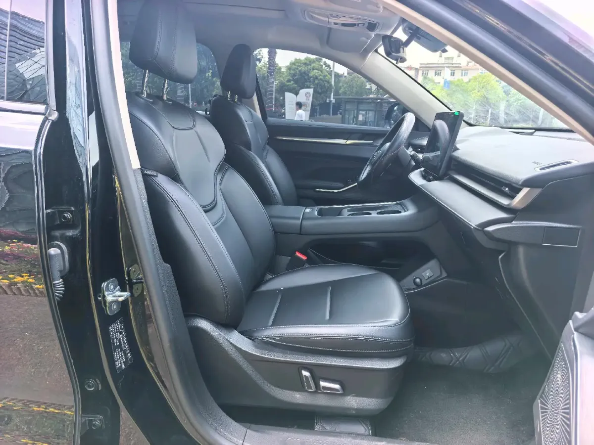 2024 Haval H6 1.5T 184HP L4 7DCT,autocango,china used car exporter,china ev exporter,chinese used car exporter,chinese used ev exporter