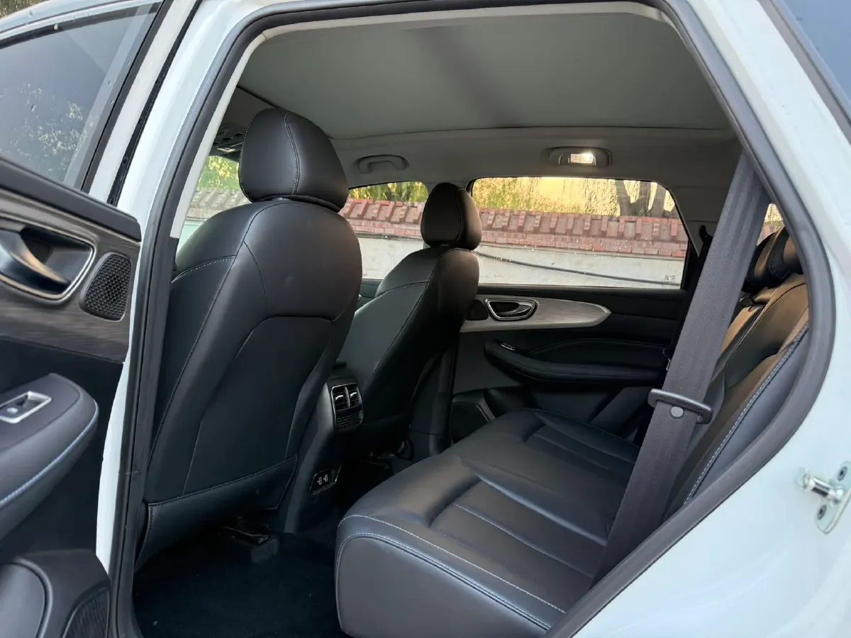 2023 Roewe RX5 1.5T 181HP L4 7DCT,autocango,china used car exporter,china ev exporter,chinese used car exporter,chinese used ev exporter