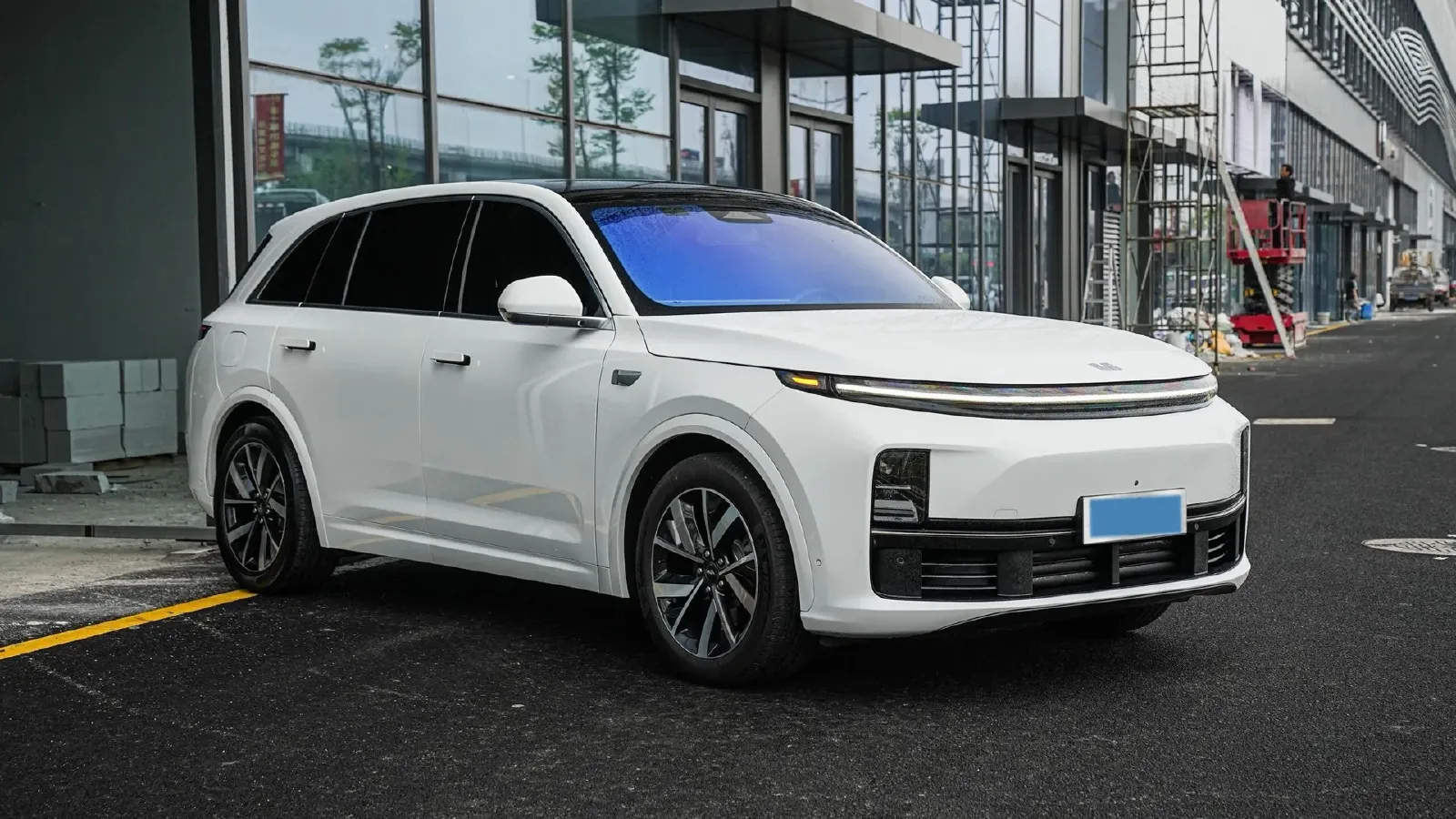 2023 Li L7 Range Extended 154HP REEV 40.9KWH,autocango,china used car exporter,china ev exporter,chinese used car exporter,chinese used ev exporter