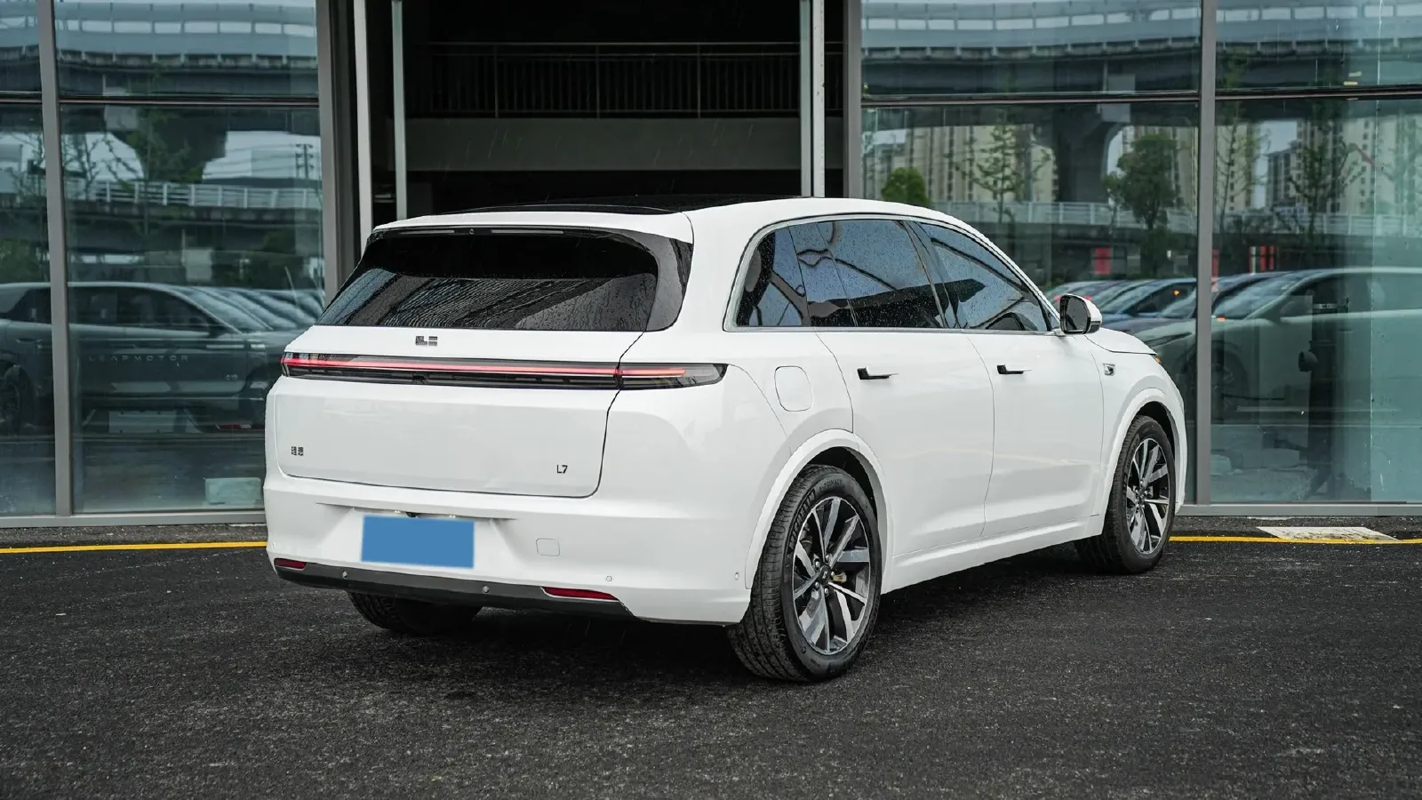 2023 Li L7 Range Extended 154HP REEV 40.9KWH,autocango,china used car exporter,china ev exporter,chinese used car exporter,chinese used ev exporter