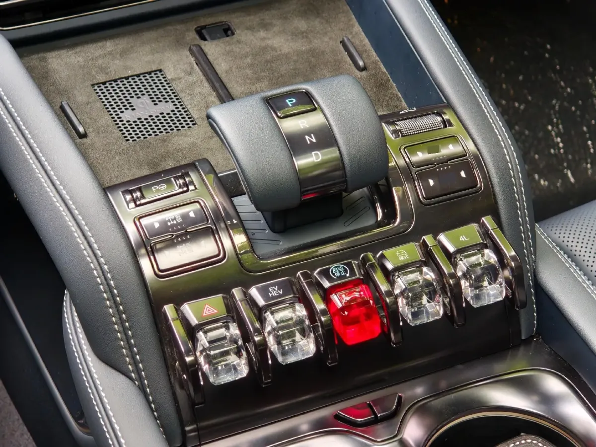 2023 FangChengBao Bao 5 1.5T 194HP L4 E-CVT PHEV 31.8KWH,autocango,china used car exporter,china ev exporter,chinese used car exporter,chinese used ev exporter