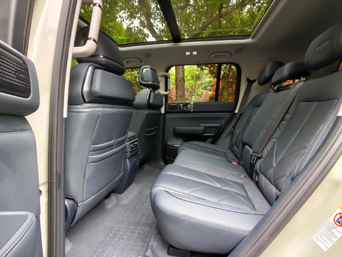 2023 FangChengBao Bao 5 1.5T 194HP L4 E-CVT PHEV 31.8KWH,autocango,china used car exporter,china ev exporter,chinese used car exporter,chinese used ev exporter