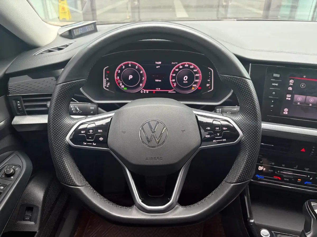 2023 Volkswagen Passat 2.0T 186HP L4 7DCT,autocango,china used car exporter,china ev exporter,chinese used car exporter,chinese used ev exporter