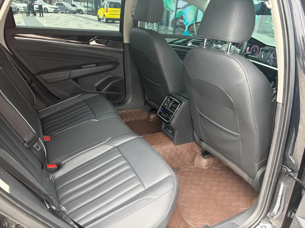 2023 Volkswagen Passat 2.0T 186HP L4 7DCT,autocango,china used car exporter,china ev exporter,chinese used car exporter,chinese used ev exporter