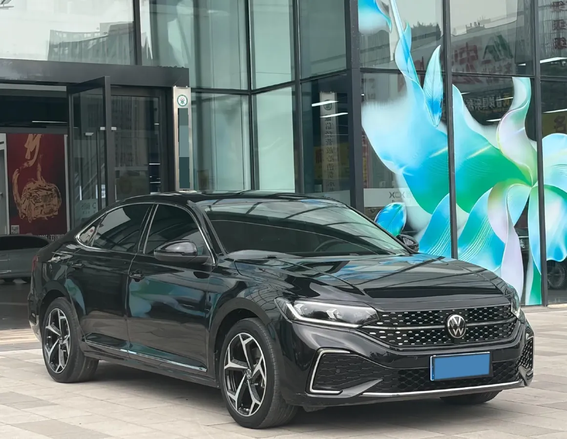 2023 Volkswagen Passat 2.0T 186HP L4 7DCT,autocango,china used car exporter,china ev exporter,chinese used car exporter,chinese used ev exporter