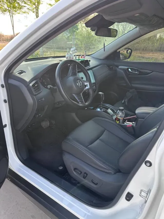 2022 Nissan X-Trail 2.0L 151HP L4 CVT,autocango,china used car exporter,china ev exporter,chinese used car exporter,chinese used ev exporter