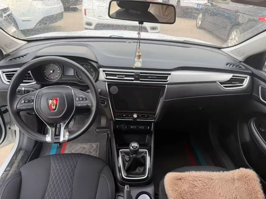 2021 Roewe i5 1.5L 120HP L4 5MT,autocango,china used car exporter,china ev exporter,chinese used car exporter,chinese used ev exporter