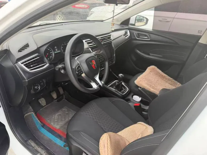 2021 Roewe i5 1.5L 120HP L4 5MT,autocango,china used car exporter,china ev exporter,chinese used car exporter,chinese used ev exporter