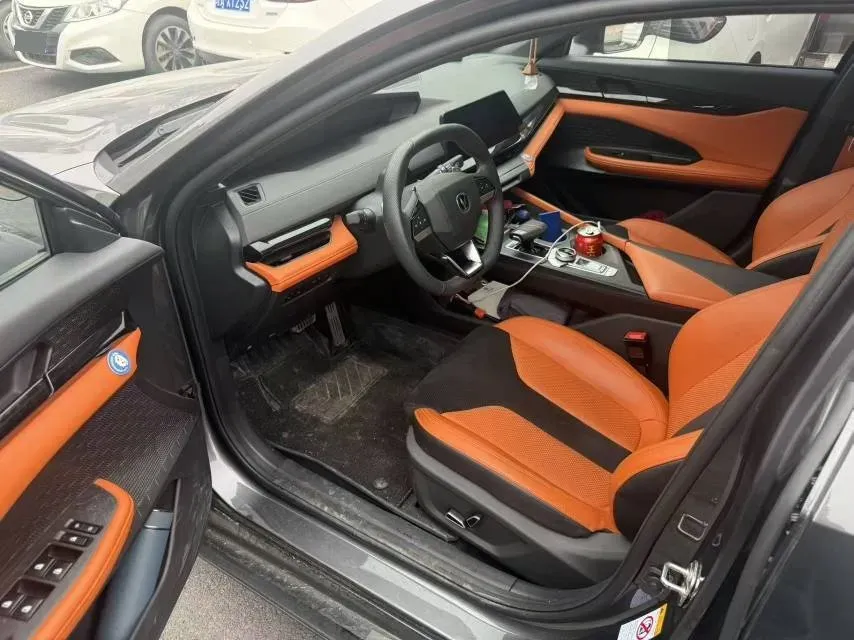 2023 ChangAn UNI-V 1.5T 188HP L4 7DCT,autocango,china used car exporter,china ev exporter,chinese used car exporter,chinese used ev exporter