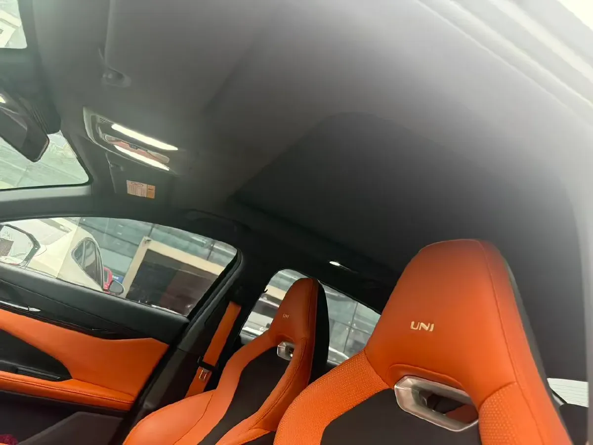 2023 ChangAn UNI-V 1.5T 188HP L4 7DCT,autocango,china used car exporter,china ev exporter,chinese used car exporter,chinese used ev exporter