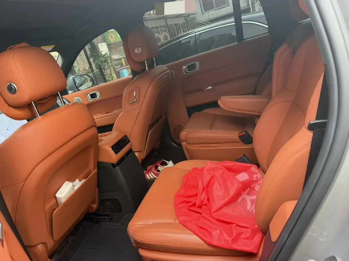 2024 Land Rover Range Rover Evoque 1.5T 200HP L3 8AT PHEV 15.5KWH,autocango,china used car exporter,china ev exporter,chinese used car exporter,chinese used ev exporter