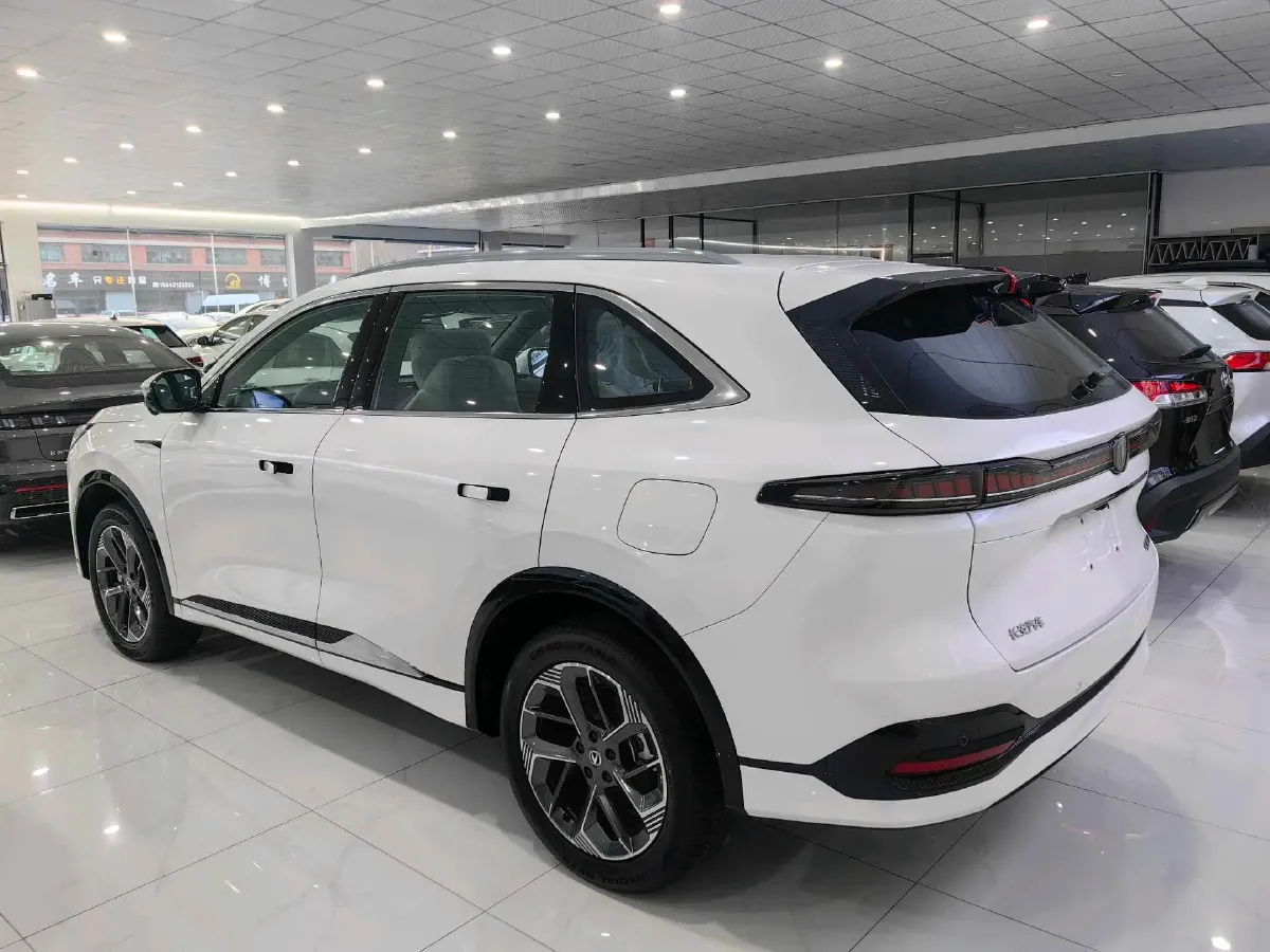 2025 ChangAn CS75 Plus 1.5T 192HP L4 8AT,autocango,china used car exporter,china ev exporter,chinese used car exporter,chinese used ev exporter