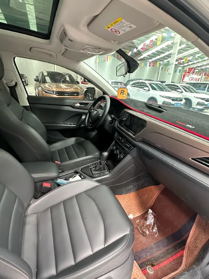 2019 MINI MINI 1.5T 102HP L3 7DCT,autocango,china used car exporter,china ev exporter,chinese used car exporter,chinese used ev exporter