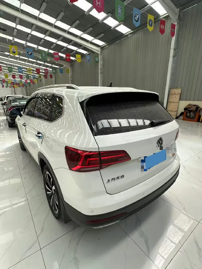 2019 MINI MINI 1.5T 102HP L3 7DCT,autocango,china used car exporter,china ev exporter,chinese used car exporter,chinese used ev exporter