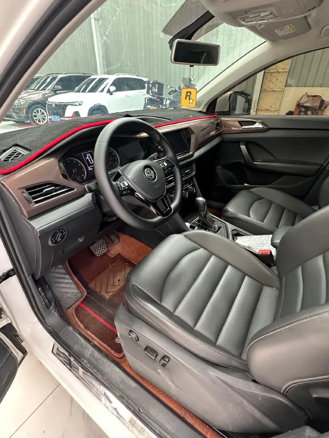 2019 MINI MINI 1.5T 102HP L3 7DCT,autocango,china used car exporter,china ev exporter,chinese used car exporter,chinese used ev exporter