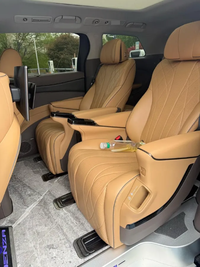 2022 Mercedes-Benz GLC Class 2.0T 197HP L4 9AT,autocango,china used car exporter,china ev exporter,chinese used car exporter,chinese used ev exporter