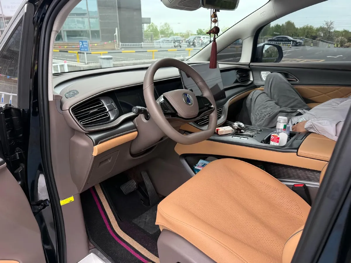 2022 Mercedes-Benz GLC Class 2.0T 197HP L4 9AT,autocango,china used car exporter,china ev exporter,chinese used car exporter,chinese used ev exporter