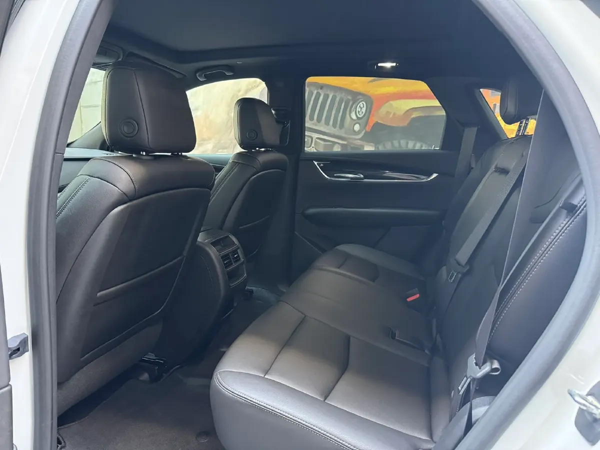 2021 Cadillac XT5 2.0T 237HP L4 9AT,autocango,china used car exporter,china ev exporter,chinese used car exporter,chinese used ev exporter