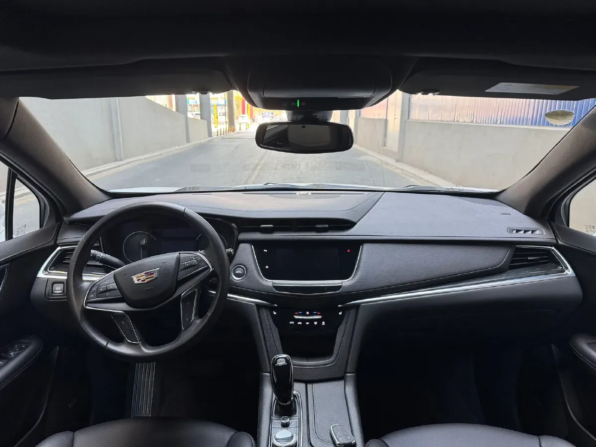 2021 Cadillac XT5 2.0T 237HP L4 9AT,autocango,china used car exporter,china ev exporter,chinese used car exporter,chinese used ev exporter