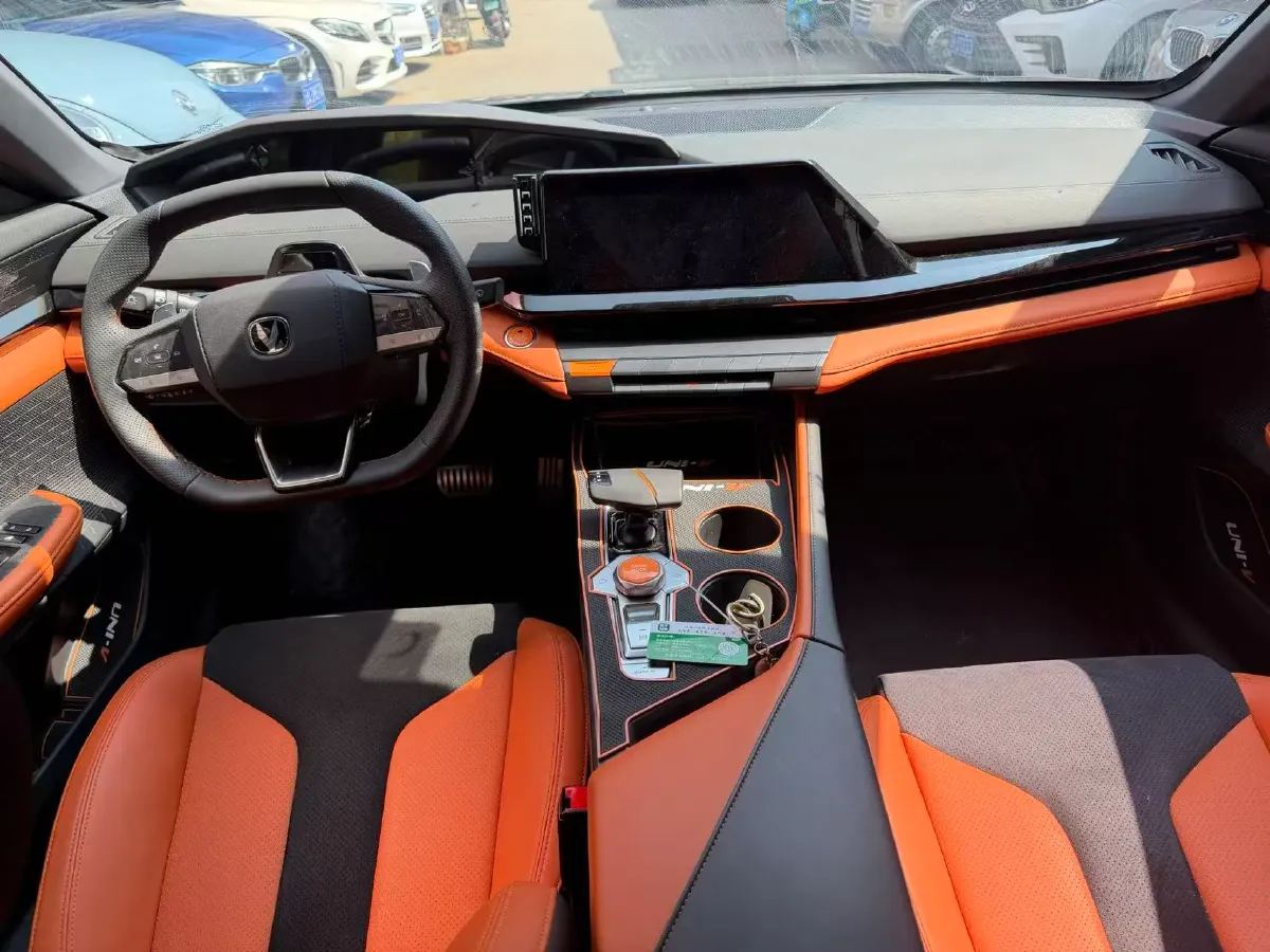 2023 ChangAn UNI-V 1.5T 188HP L4 7DCT,autocango,china used car exporter,china ev exporter,chinese used car exporter,chinese used ev exporter