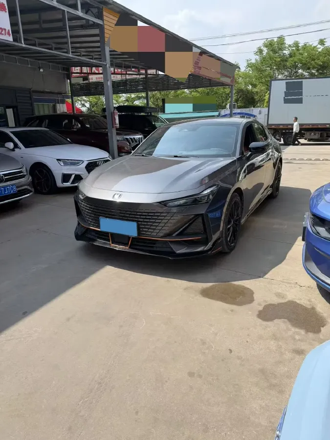 2023 ChangAn UNI-V 1.5T 188HP L4 7DCT,autocango,china used car exporter,china ev exporter,chinese used car exporter,chinese used ev exporter