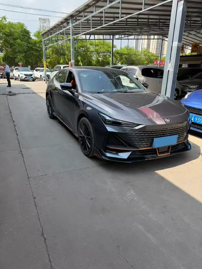 2023 ChangAn UNI-V 1.5T 188HP L4 7DCT,autocango,china used car exporter,china ev exporter,chinese used car exporter,chinese used ev exporter