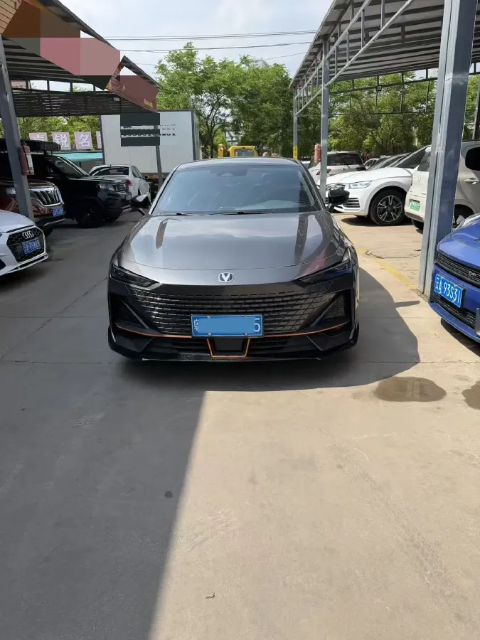 2023 ChangAn UNI-V 1.5T 188HP L4 7DCT,autocango,china used car exporter,china ev exporter,chinese used car exporter,chinese used ev exporter