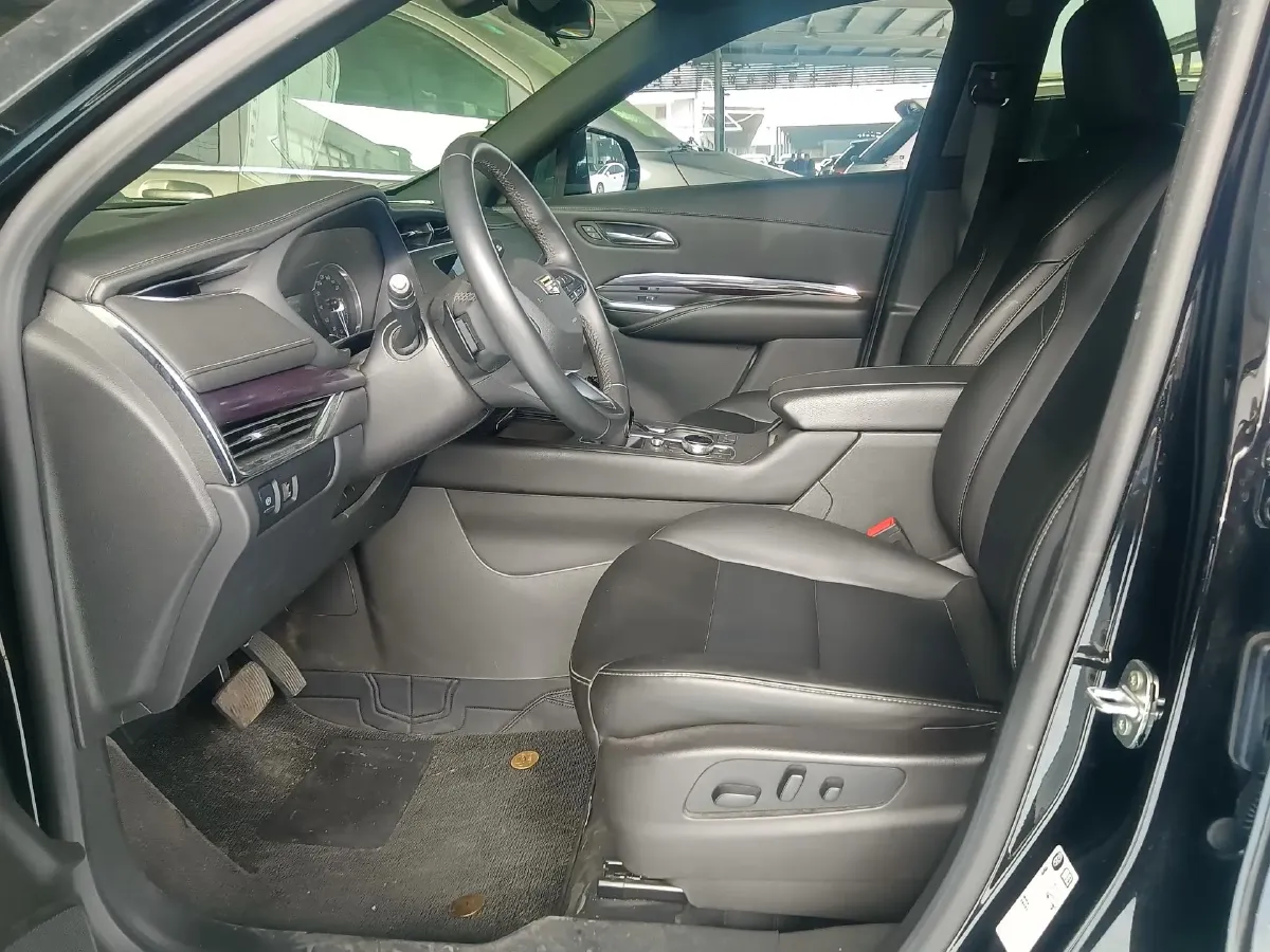 2022 Cadillac XT4 2.0T 237HP L4 9AT,autocango,china used car exporter,china ev exporter,chinese used car exporter,chinese used ev exporter