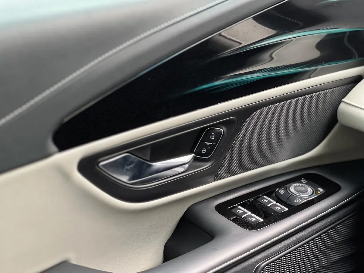 2023 Lincoln Nautilus 2.0T 261HP L4 8AT,autocango,china used car exporter,china ev exporter,chinese used car exporter,chinese used ev exporter