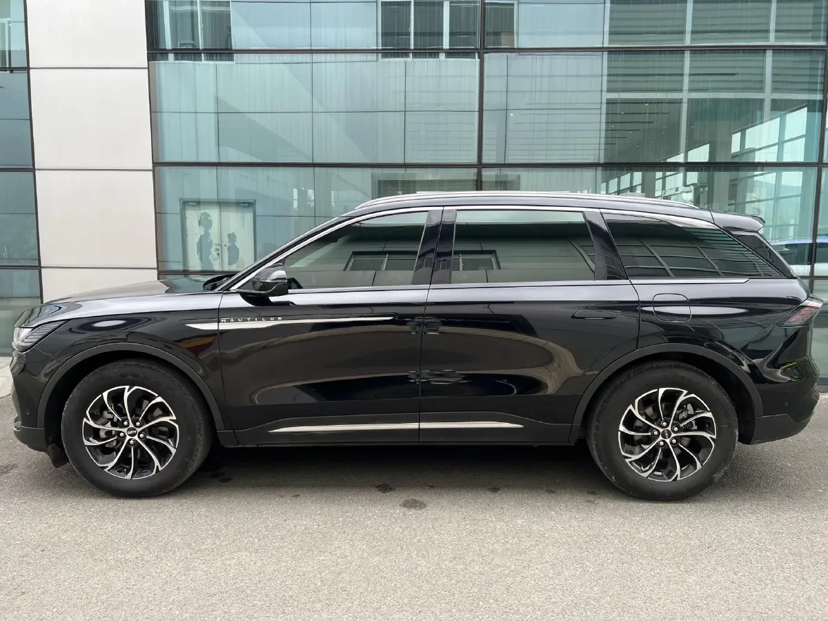 2023 Lincoln Nautilus 2.0T 261HP L4 8AT,autocango,china used car exporter,china ev exporter,chinese used car exporter,chinese used ev exporter
