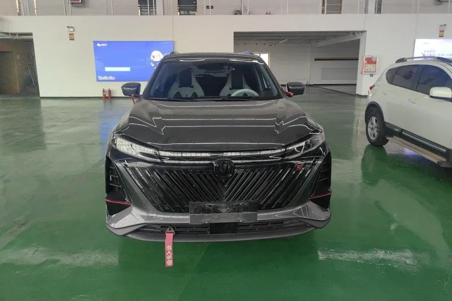 2022 ChangAn CS75 Plus 1.5T 188HP L4 8AT,autocango,china used car exporter,china ev exporter,chinese used car exporter,chinese used ev exporter