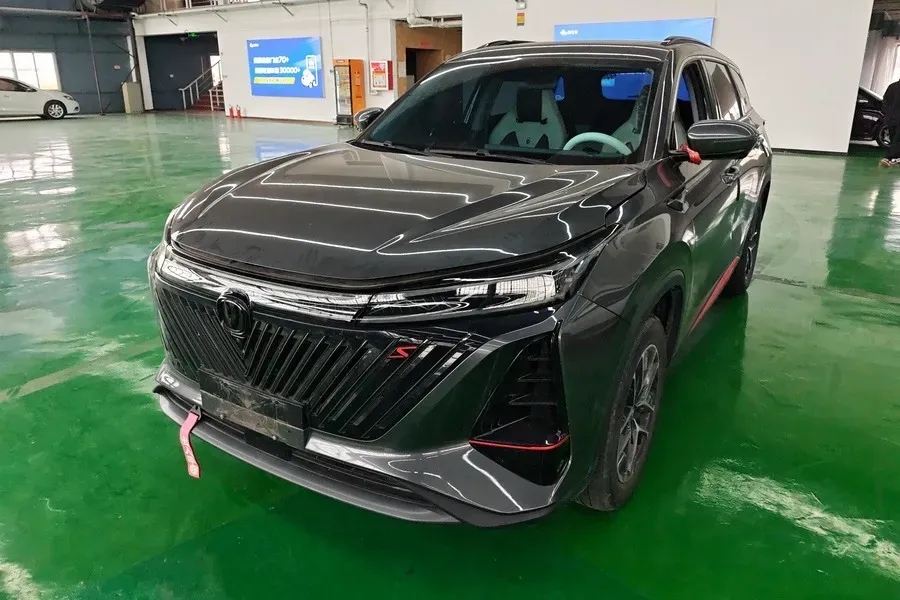 2022 ChangAn CS75 Plus 1.5T 188HP L4 8AT,autocango,china used car exporter,china ev exporter,chinese used car exporter,chinese used ev exporter