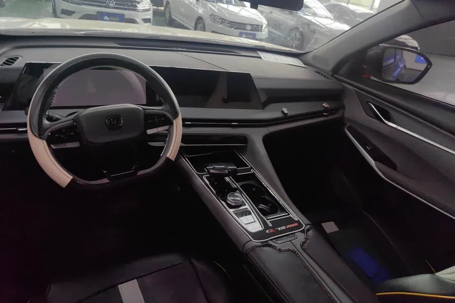 2022 ChangAn CS75 Plus 1.5T 188HP L4 8AT,autocango,china used car exporter,china ev exporter,chinese used car exporter,chinese used ev exporter