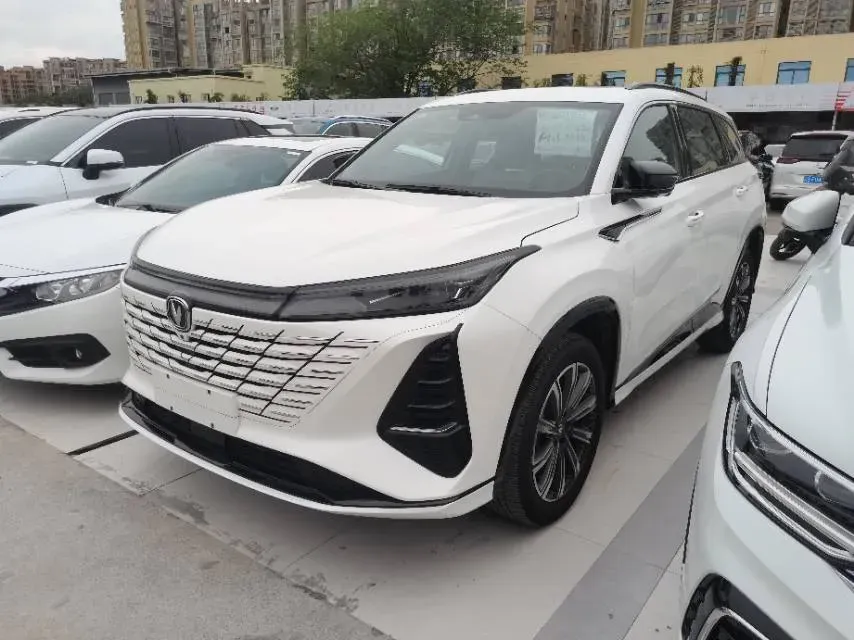 2024 ChangAn CS75 Plus 2.0T 233HP L4 8AT,autocango,china used car exporter,china ev exporter,chinese used car exporter,chinese used ev exporter