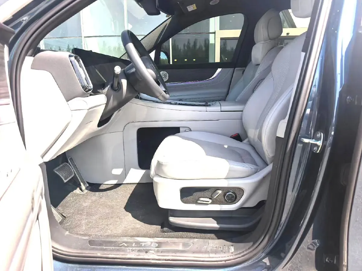 2024 AITO AITO M9 1.5T 152HP L4 REEV 42KWH,autocango,china used car exporter,china ev exporter,chinese used car exporter,chinese used ev exporter