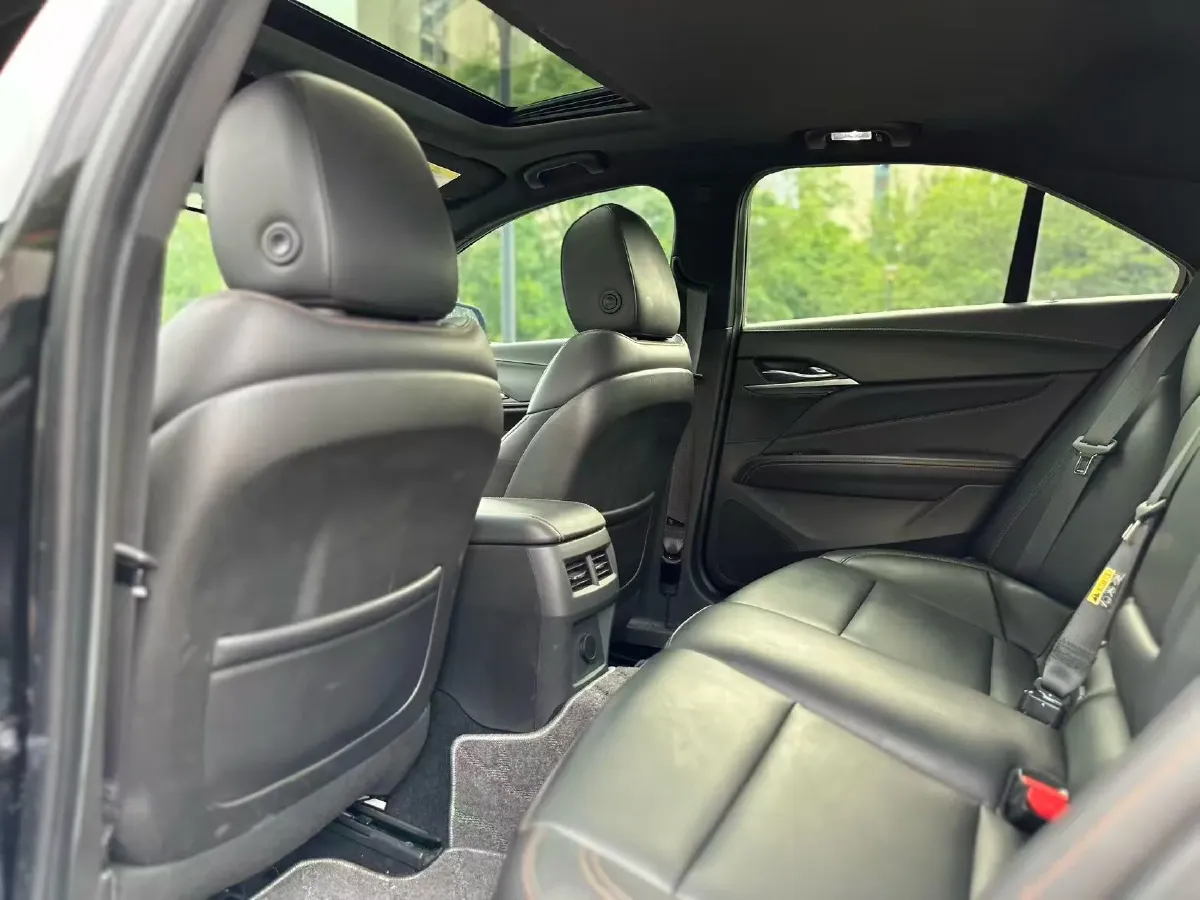 2021 Cadillac CT4 2.0T 237HP L4 8AT,autocango,china used car exporter,china ev exporter,chinese used car exporter,chinese used ev exporter