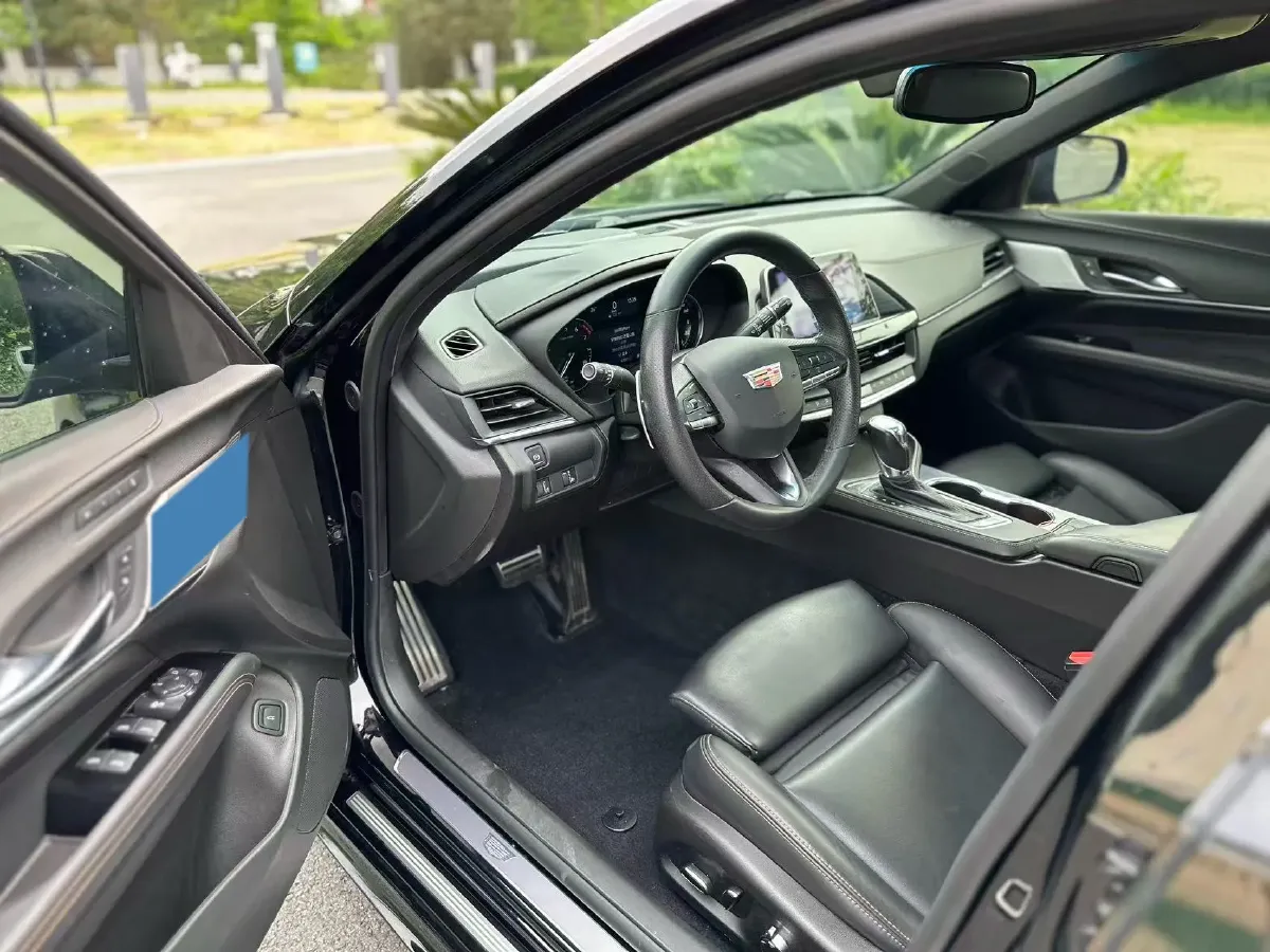 2021 Cadillac CT4 2.0T 237HP L4 8AT,autocango,china used car exporter,china ev exporter,chinese used car exporter,chinese used ev exporter