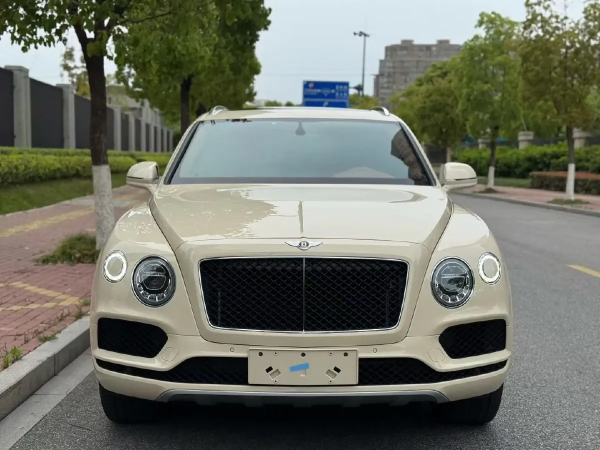 2018 Bentley Bentayga 4.0T 550HP V8 8AT,autocango,china used car exporter,china ev exporter,chinese used car exporter,chinese used ev exporter