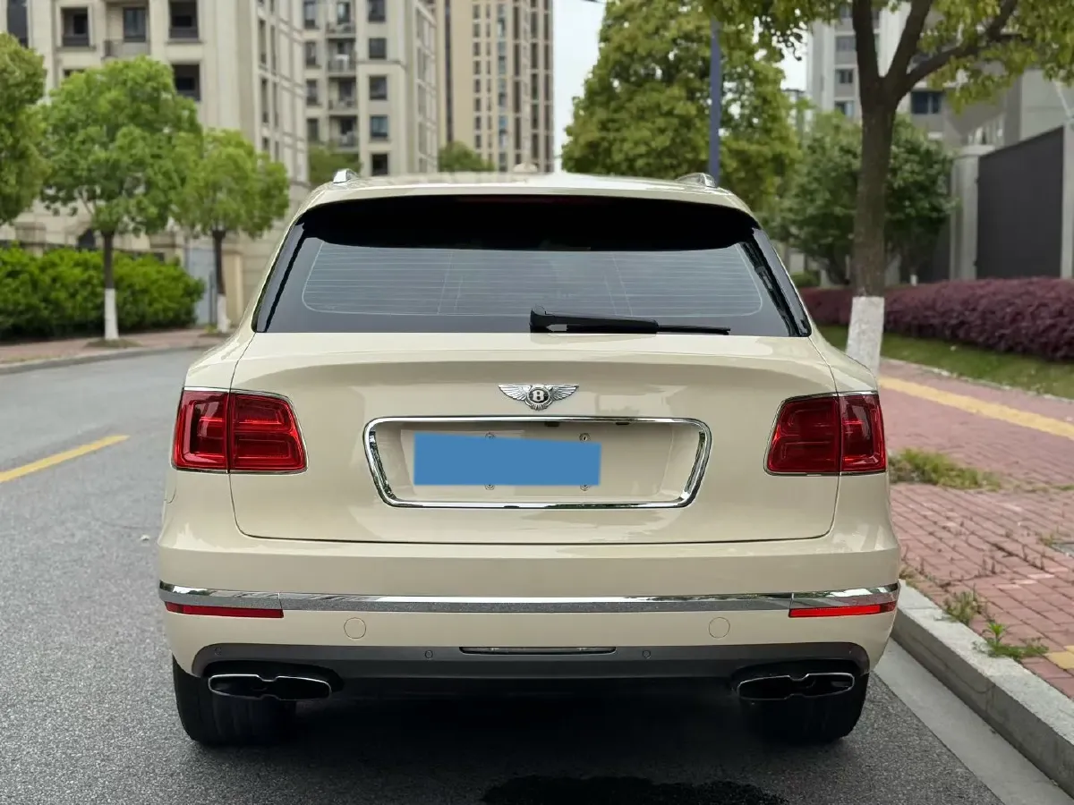 2018 Bentley Bentayga 4.0T 550HP V8 8AT,autocango,china used car exporter,china ev exporter,chinese used car exporter,chinese used ev exporter