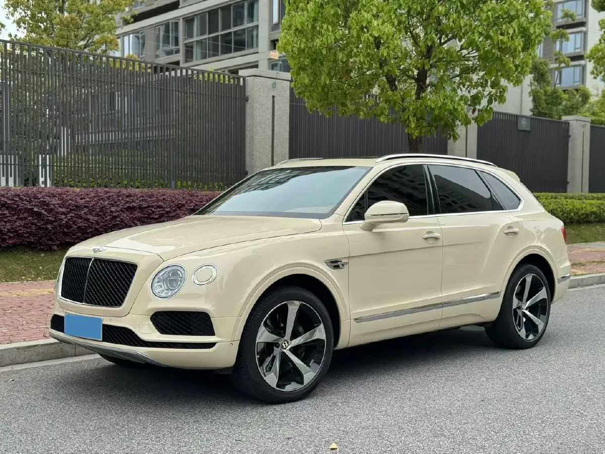 2018 Bentley Bentayga 4.0T 550HP V8 8AT,autocango,china used car exporter,china ev exporter,chinese used car exporter,chinese used ev exporter