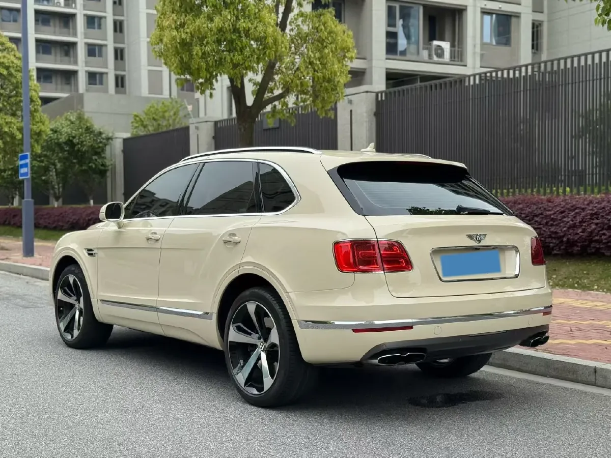 2018 Bentley Bentayga 4.0T 550HP V8 8AT,autocango,china used car exporter,china ev exporter,chinese used car exporter,chinese used ev exporter