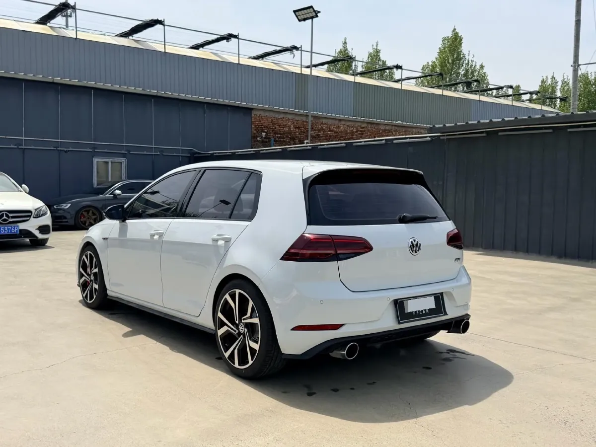 2018 Volkswagen GolfGTI 2.0T 220HP L4 7DCT,autocango,china used car exporter,china ev exporter,chinese used car exporter,chinese used ev exporter