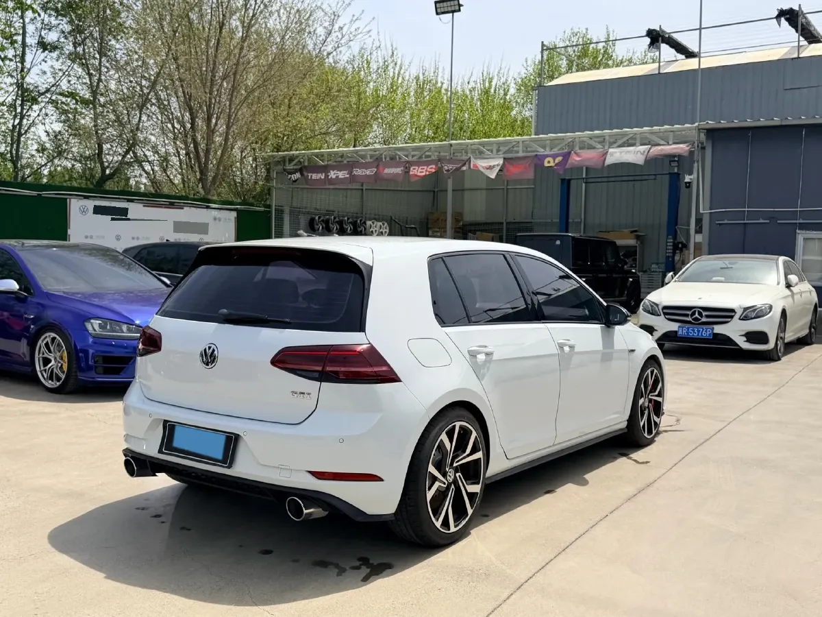 2018 Volkswagen GolfGTI 2.0T 220HP L4 7DCT,autocango,china used car exporter,china ev exporter,chinese used car exporter,chinese used ev exporter