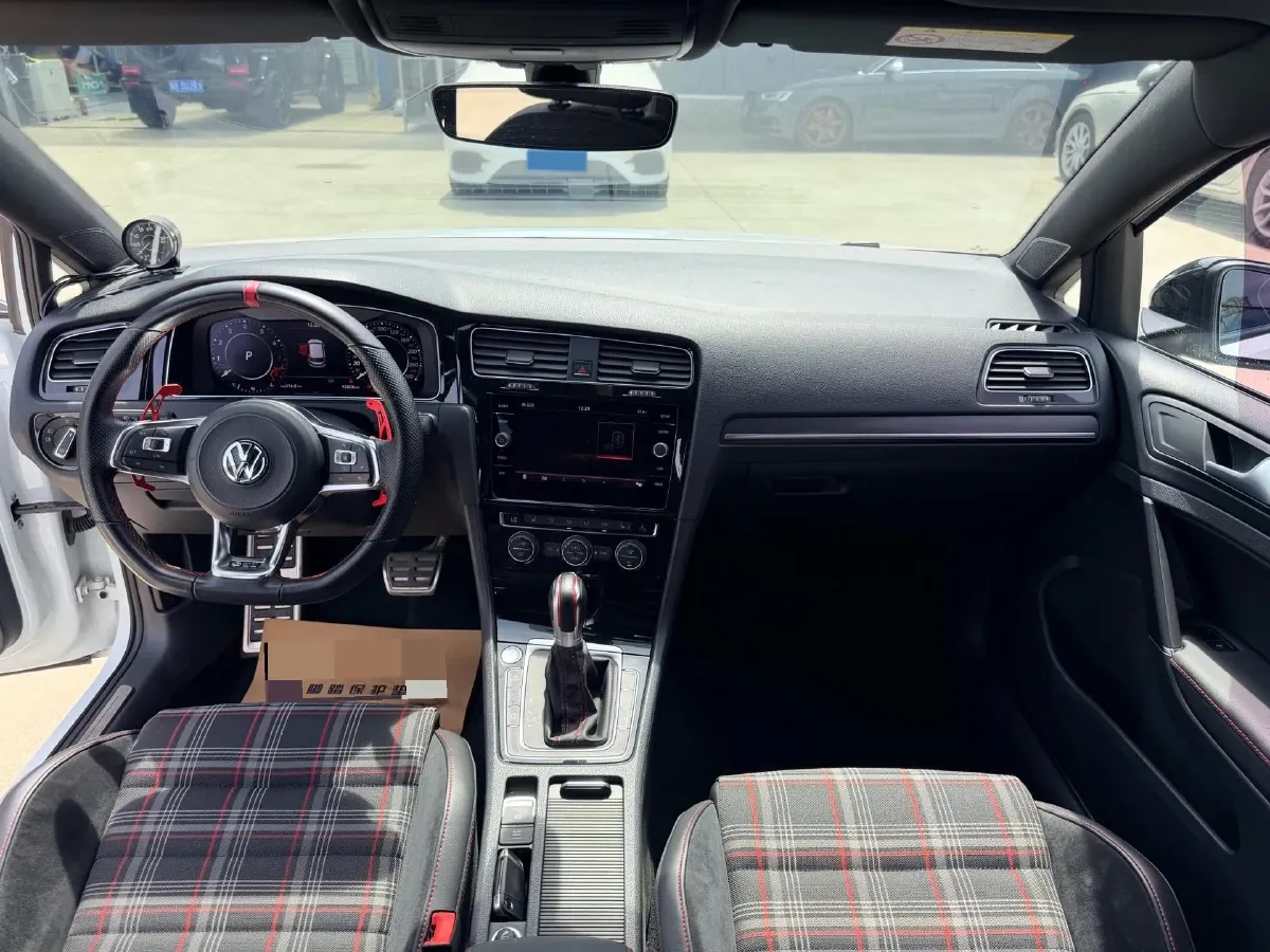 2018 Volkswagen GolfGTI 2.0T 220HP L4 7DCT,autocango,china used car exporter,china ev exporter,chinese used car exporter,chinese used ev exporter