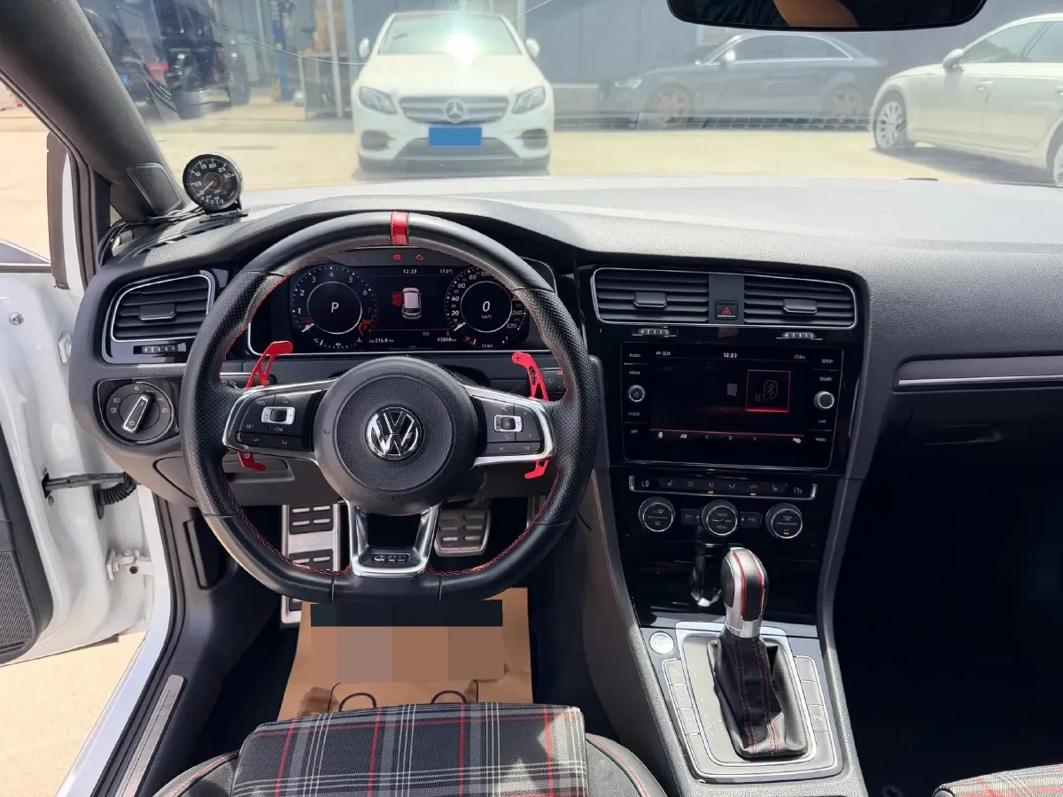 2018 Volkswagen GolfGTI 2.0T 220HP L4 7DCT,autocango,china used car exporter,china ev exporter,chinese used car exporter,chinese used ev exporter