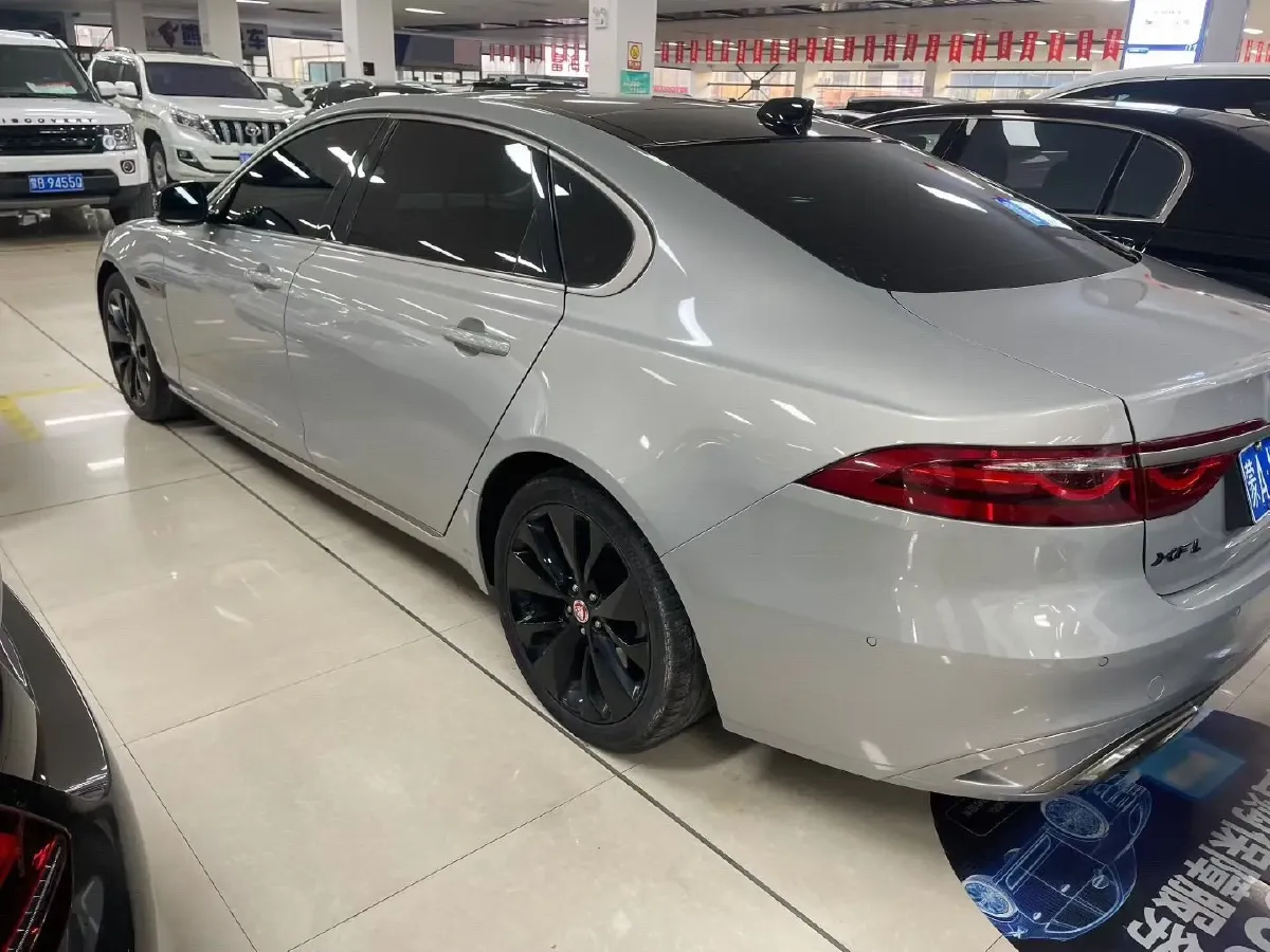2023 Jaguar XFL 2.0T 250HP L4 8AT,autocango,china used car exporter,china ev exporter,chinese used car exporter,chinese used ev exporter