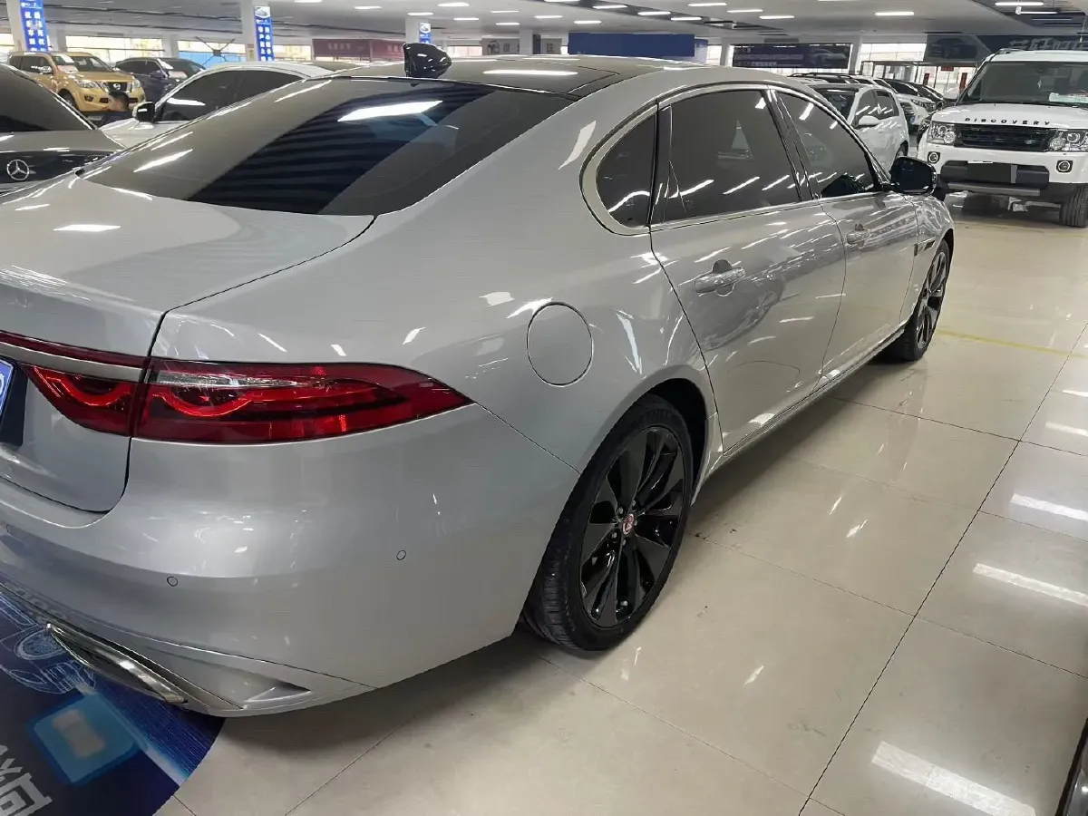 2023 Jaguar XFL 2.0T 250HP L4 8AT,autocango,china used car exporter,china ev exporter,chinese used car exporter,chinese used ev exporter