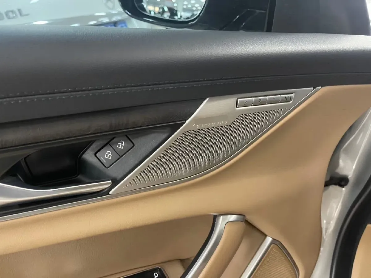 2023 Jaguar XFL 2.0T 250HP L4 8AT,autocango,china used car exporter,china ev exporter,chinese used car exporter,chinese used ev exporter